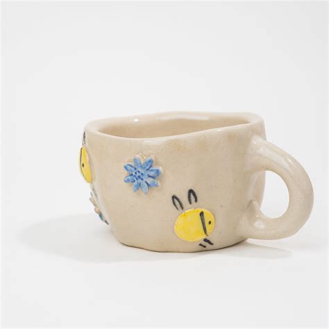 Buy Stylish Bees and Blossoms Cup | Online in India | Lagavi