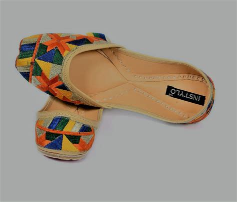 5 Patiala Jutti Designs That Will Steal Your Heart!