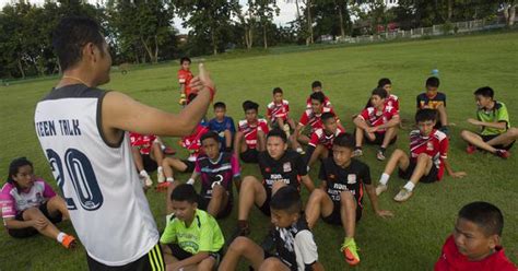 Thailand football team 'Wild Boars' return to training after teammates ...