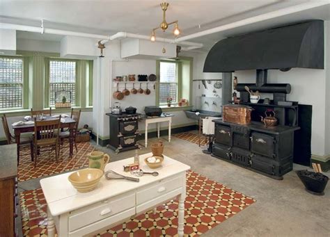A Brief History of Kitchen Design from 1900 to 1920 | Apartment Therapy