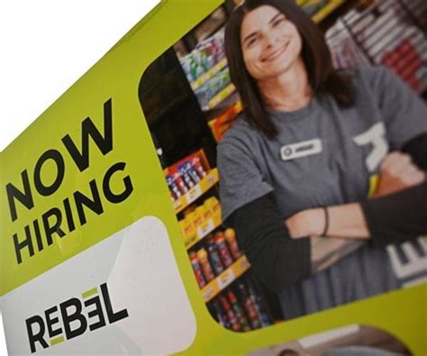 Jobless Claims Fall by 13,000 as Layoffs Remain Low | Newsmax.com