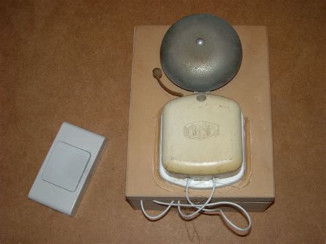 How to Program a Bell Remote Control 的图像结果