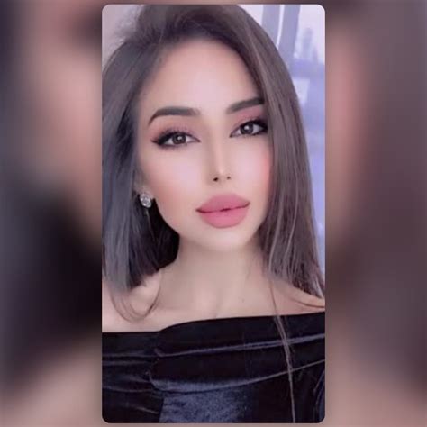 Snapchat ನಿಂದ Curly White ಲೆನ್ಸ್ - Snapchat ಲೆನ್ಸ್‌ಗಳು ಮತ್ತು ಫಿಲ್ಟರ್‌ಗಳು