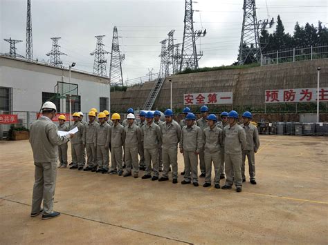 中国水电工作服换装展示-尊羿服装工作服定做「源头工厂」