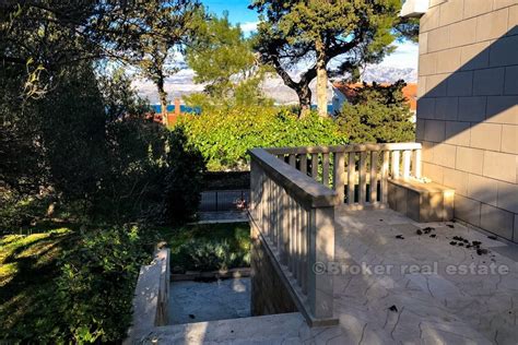 Brac - Schönes Steinhaus mit Meerblick