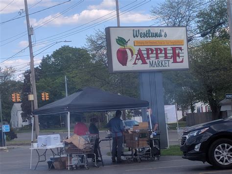 WESTLUND'S APPLE MARKET - Lansing MI - Hours, Directions, Reviews ...