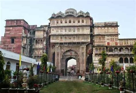About Karauli, Tourist Places in Karauli, Geography of Karauli