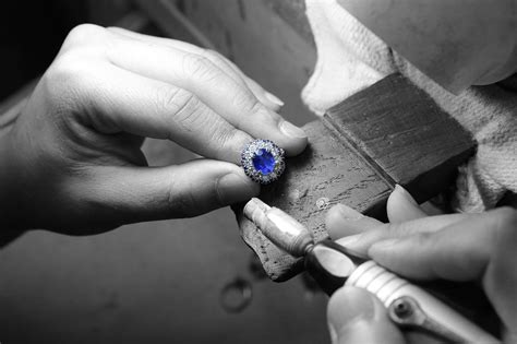 作为一个首饰设计师一定要体验一下首饰加工培训课程_国际珠宝网