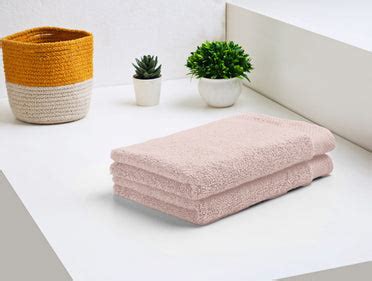 Egyptian Bath Towels – Plush, Quick-Dry & Lasting | Spaces