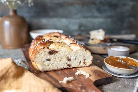 Omas lockerer Quark-Hefezopf – einfaches Rezept