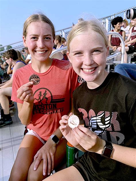Two Panther girls have top 10 finish – Creston News