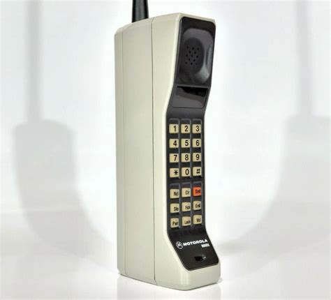 First Generation Cell Phones 的图像结果