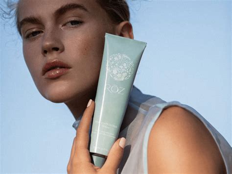 Roz Hair's New Foundation Mask Brought My Frizzy Waves Back to Life