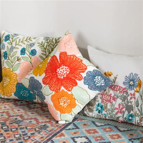 10 Creative Ways To Mix And Match Cushion Covers | Nestasia