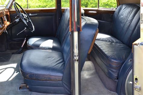 Bentley Mk VI HJ Mulliner Lightweight - Classic Park Cars