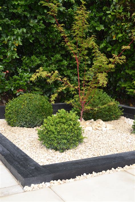 Contemporary minimalist urban garden - Thrity Mama Garden Design