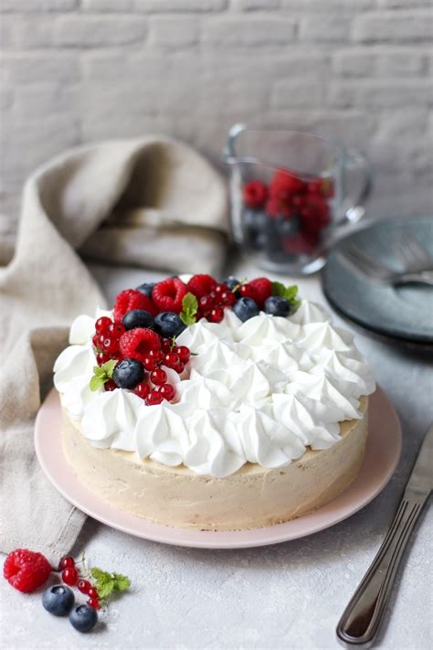 Brza torta sa malinama bez pečenja - Mystic Cakes