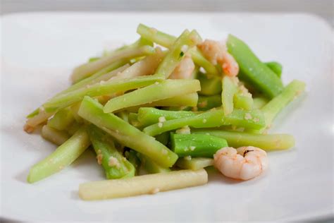 Do Broccoli Stems Have Nutritional Value? | 2bstronger.com