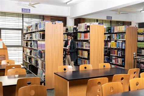 Indian Academy Degree College Bangalore Campus: Photos, Virtual Tour