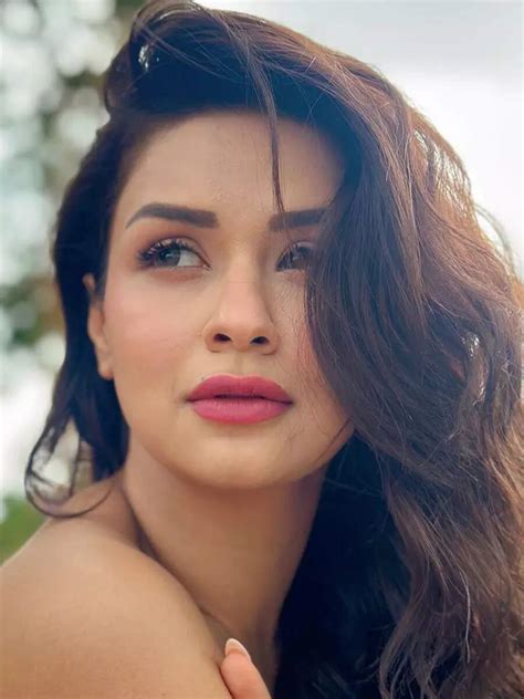 Avneet Kaur rocks casual look with ease | Times of India