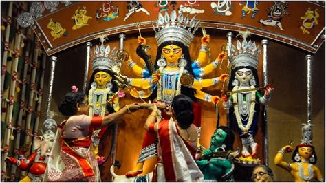 What makes Durga Puja so special for Bengalis? - India Today