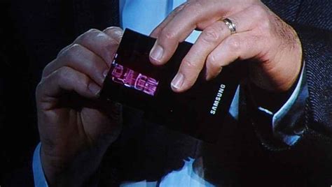 CES 2013: Samsung shows off flexible OLED ‘Youm’ display