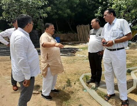 विधायक सर्राफ ने स्ट्रॉम वाटर डिस्पोजल की ड्राइंग जांची - Legislative ...