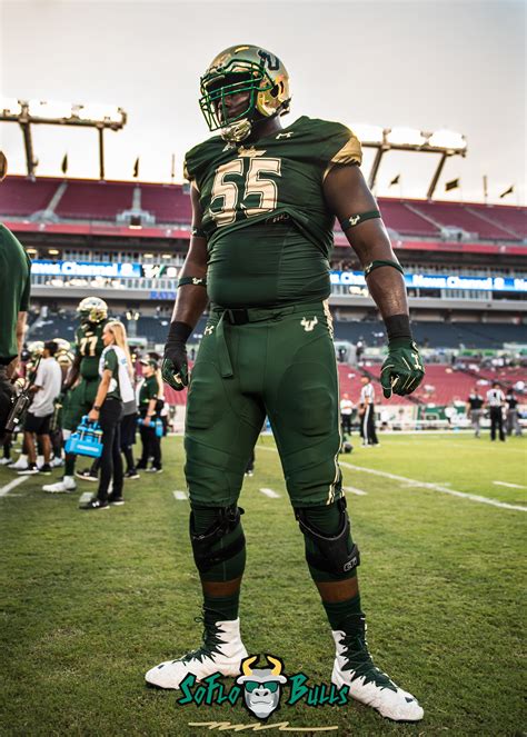 9 – Temple vs. USF 2017 – USF OL Eric Mayes by Dennis Akers ...