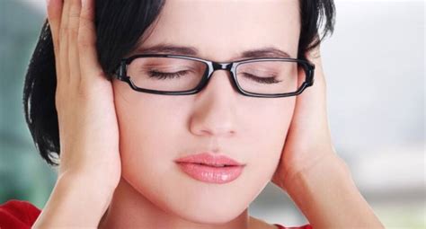 This is how you can get rid of popping ears | TheHealthSite.com