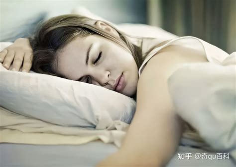 睡觉说梦话怎么治（经常说梦话怎么办？3个方法，或能改善情况） | 说明书网