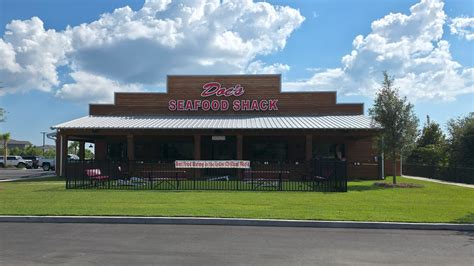 Doc’s Seafood Opens New Foley Location with Family Touch