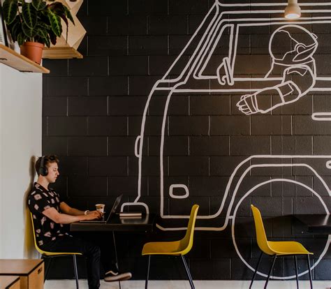 20 EMPOWERING DIGITAL NOMAD JOBS FOR A LIFESTYLE OF FREEDOM - DISCOVER YOUR PATH – Rideo Group