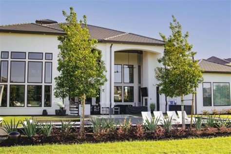 Best Low Maintenance Front Yard Landscaping Spring, TX
