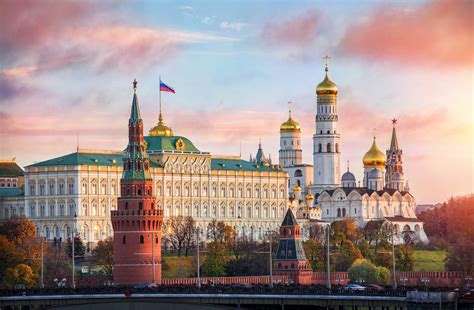 the Grand Kremlin Palace, the Kremlin wall, 5K, the flag of the Russian Federation, Moscow, the ... - capital of russia