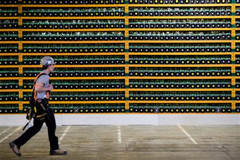 Bitcoin Miners Stop 'HODLing,' Start Selling As Crypto Crashes And ...