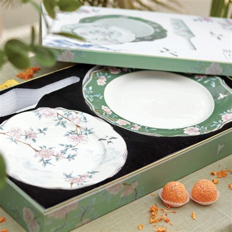 Victorian Green 8 Pcs Snack Set (1 Serving Plate, 6 Quarter Plates, 1 ...