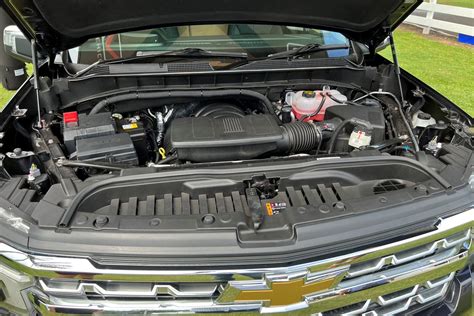2023 Chevrolet Silverado 1500 models 6.2l V8 Petrol engine - Ute Guide