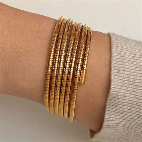 Sleek Spiral Gold Bracelet – Diatoms