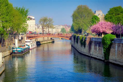 Our tips to enjoy Paris in the Spring - French Moments
