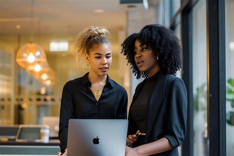 Pics of Business Women 的图像结果