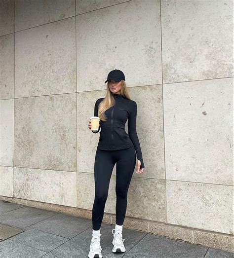 Pin by ⁠♡ on fashionista | Modest workout clothes, Gym clothes women ...