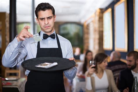 Tipping in Mexico - by Mike Leavy - Mexico Listo