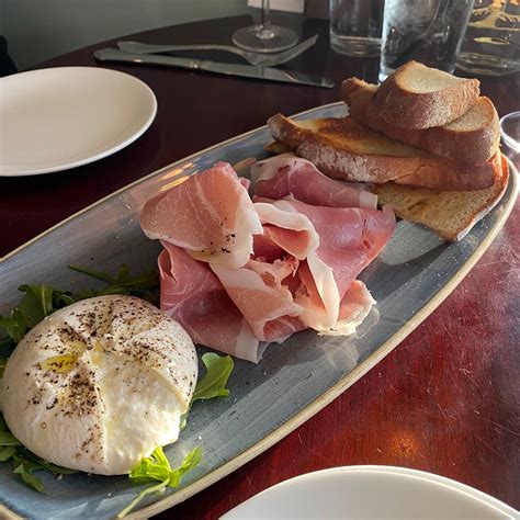 THE CROOKED PINE, Ogunquit - Restaurant Reviews, Photos & Phone Number ...