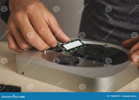 Rezultat imagine pentru Computer Hardware Reparing Pictures