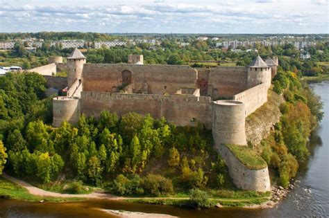 Ивангород: достопримечательности, как добраться, где остановиться, как ...