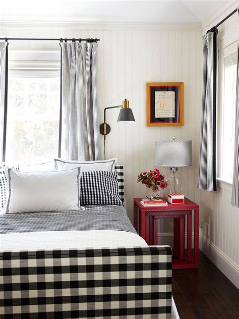 Cottage Bedroom Window Treatment Ideas
