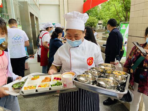好消息！郑州中小学午餐供餐服务明年春季或将全覆盖-大河报网