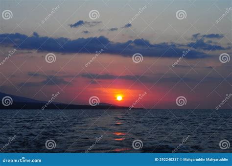 Before Sunset Goes Down from Middle Ocean Stock Image - Image of ocean ...