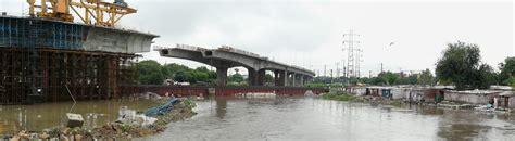 Barapullah Nala in Spate | Sarson ke Khet