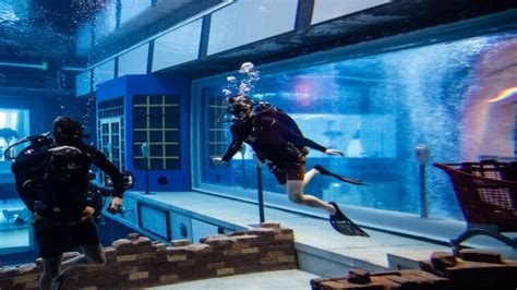 World's Huge Swimming Pool having apartments and restaurants inside the ...